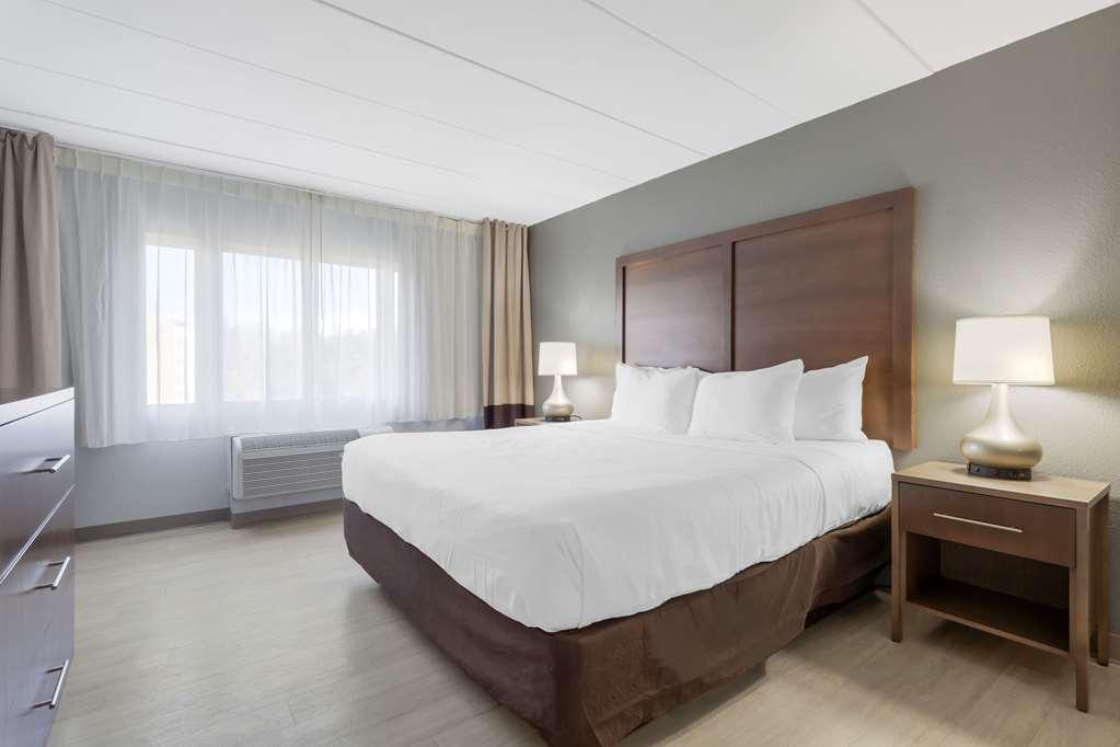 Clarion Hotel & Suites BWI Airport North Baltimore Szoba fotó