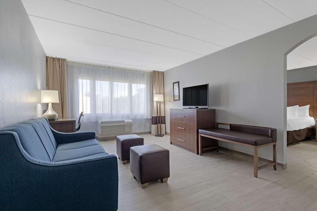 Clarion Hotel & Suites BWI Airport North Baltimore Szoba fotó